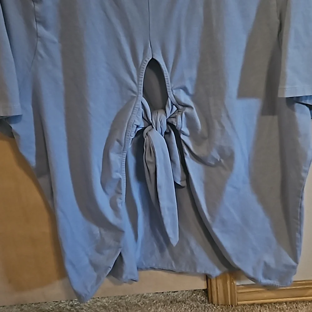 Top - Picture 3 of 5